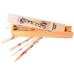 Mikado dans une boîte en bois