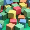 Cubes d'activité en bois coloré